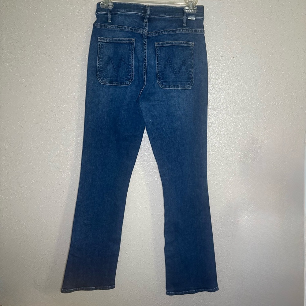 MOTHER The Patch Pocket Insider Flood Denim High Rise Jeans in On Your Left Wash - Picture 3 of 11